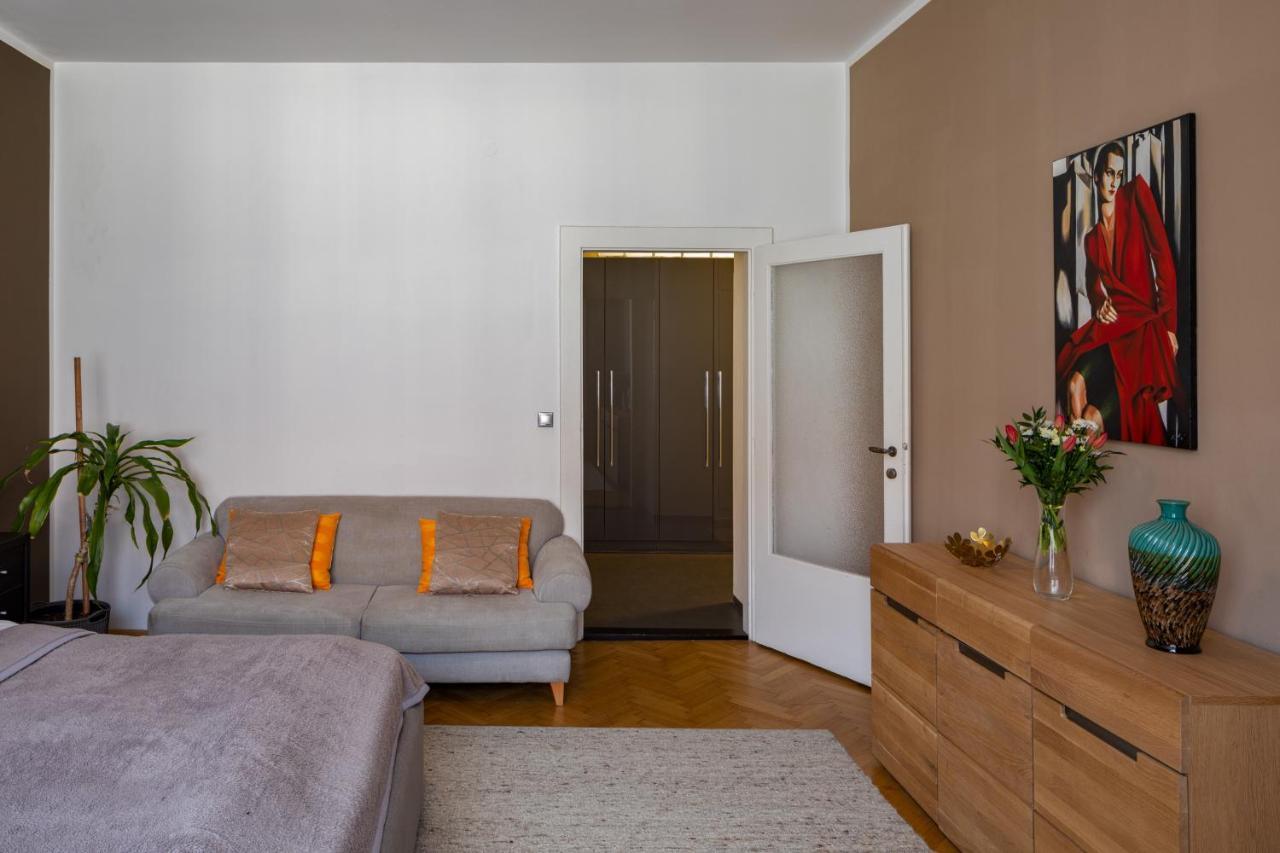 Deluxe Apartment In Old Town By Prague Days Экстерьер фото